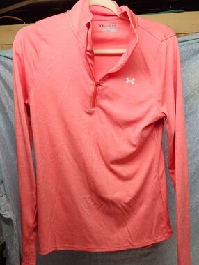 Under Armor 3/4 Zip Size Medium Coral